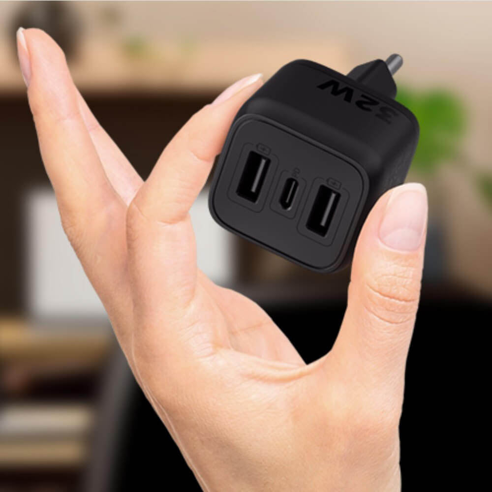Carregador De Parede com 2 Saídas Usb-A + 1 Saída USB Tipo C 32W Turbo Intelbras EC 12 Power Preto - 4820192