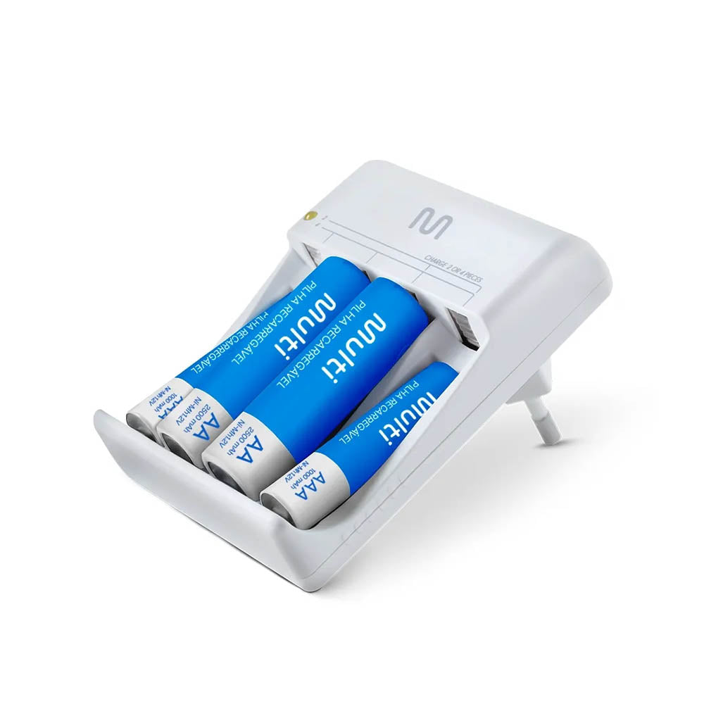 Carregador De Pilhas Multilaser C/2 Pilhas Aa + 2 Pilhas Aaa - Cb045