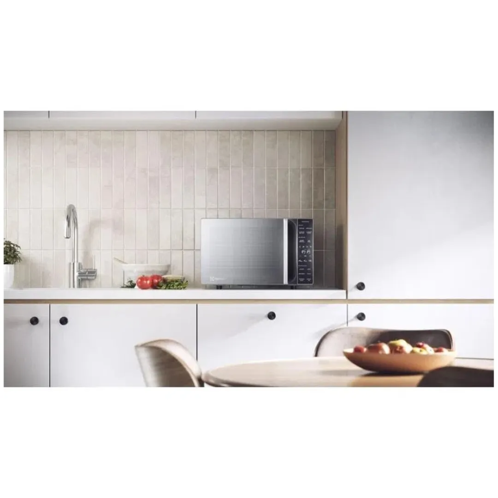 Micro-Ondas 23L Efficient com Descongelamento Assistido ME23S 127V Prata - Electrolux